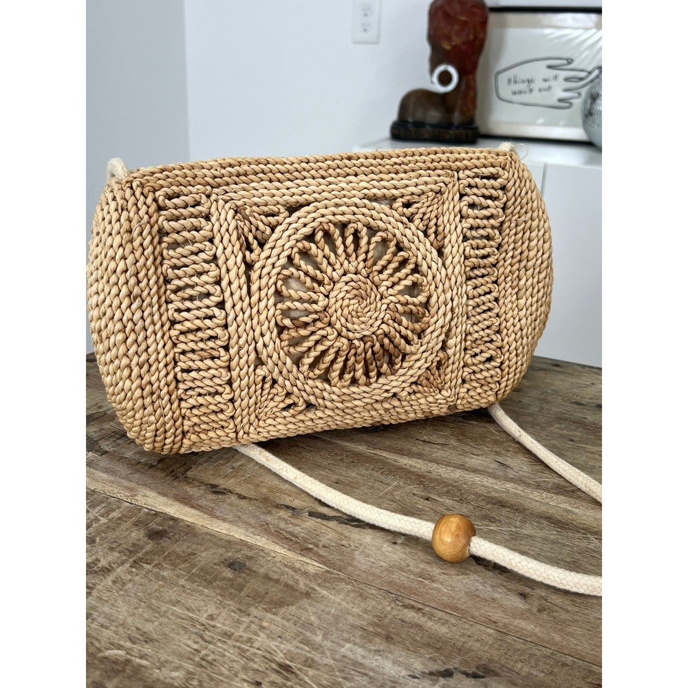 Vintage Boho Straw Raffia Purse Embroidered Cross Stitch Floral Crossbody Bag - Picture 4 of 10